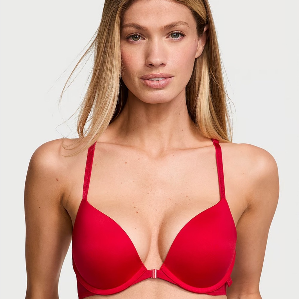 VICTORIA'S SECRET
Sexy Tee Smooth Front-Close Push-Up Bra